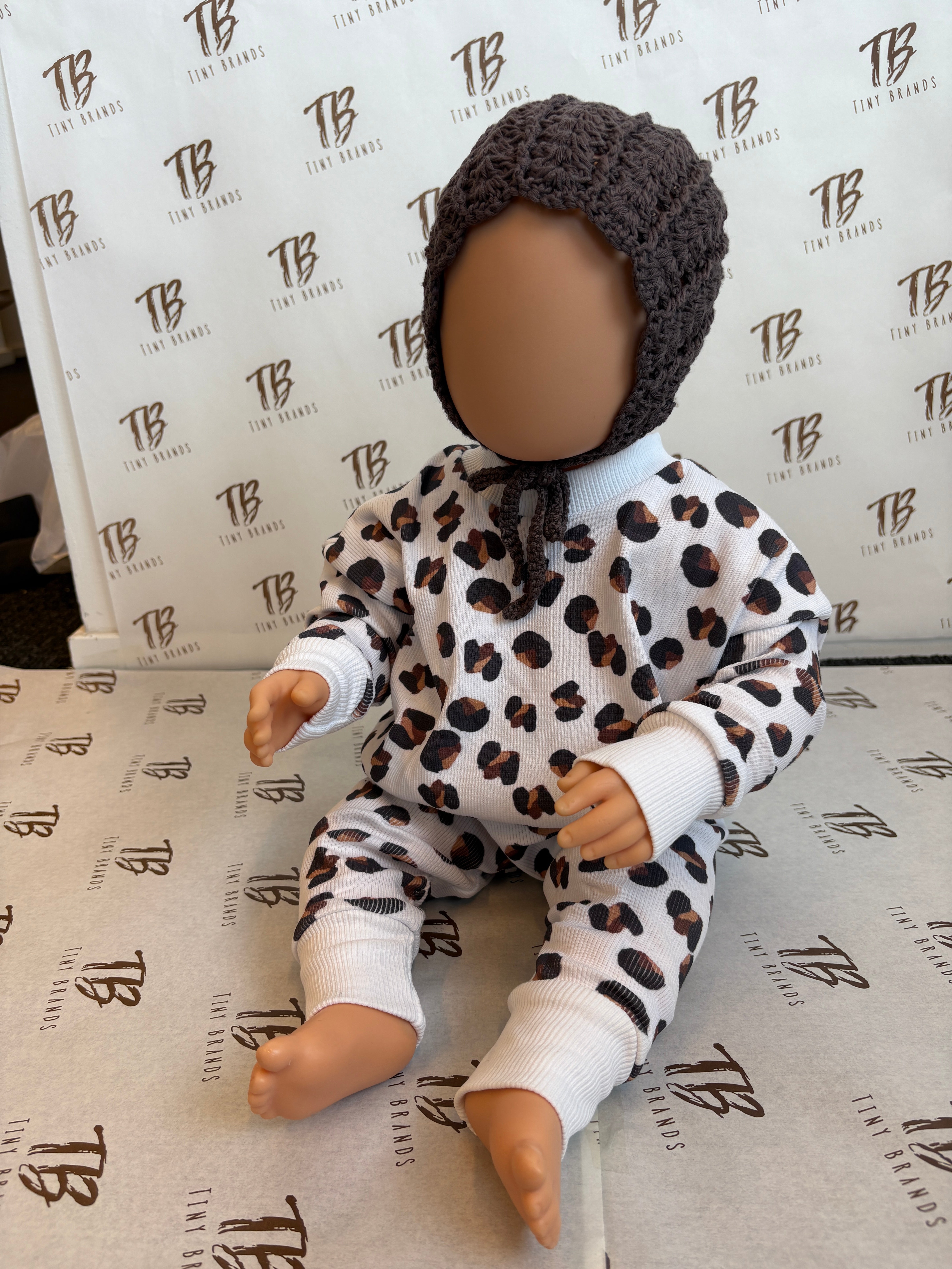 Biokatoen newborn strikmutsje handgemaakt