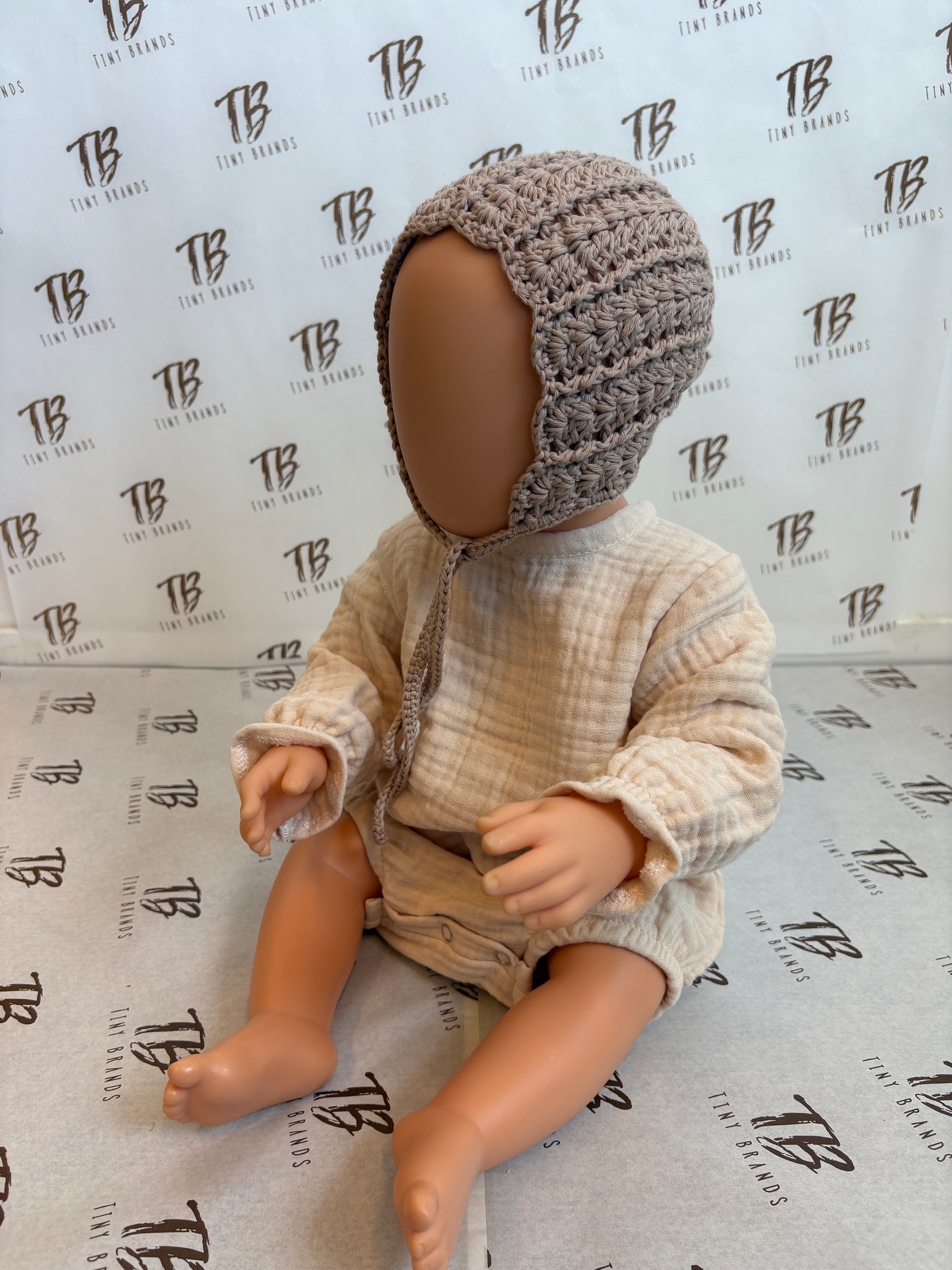 Biokatoen newborn strikmutsje handgemaakt